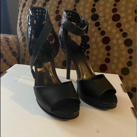 Heels - Picture 2 of 2